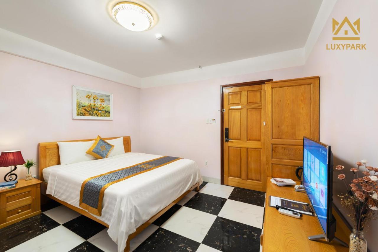 Luxy Park Hotel - Phu Quoc Centre 외부 사진