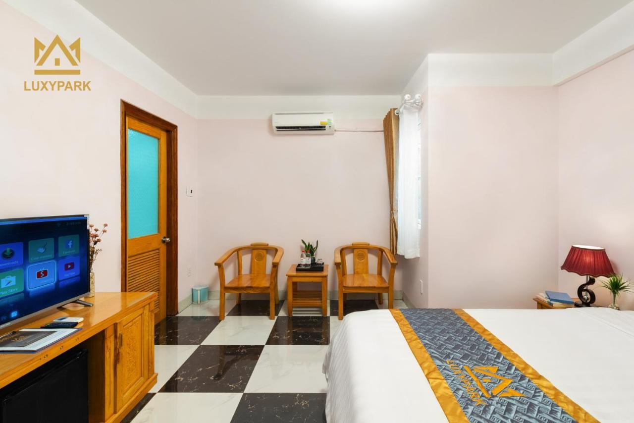 Luxy Park Hotel - Phu Quoc Centre 외부 사진