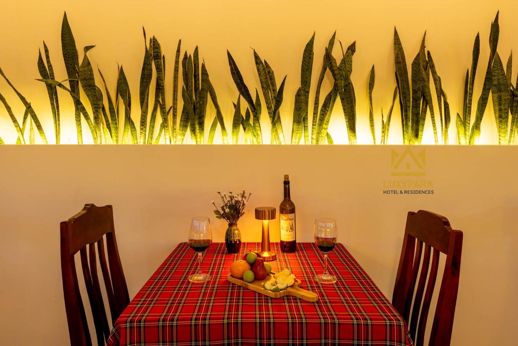 Luxy Park Hotel - Phu Quoc Centre 외부 사진