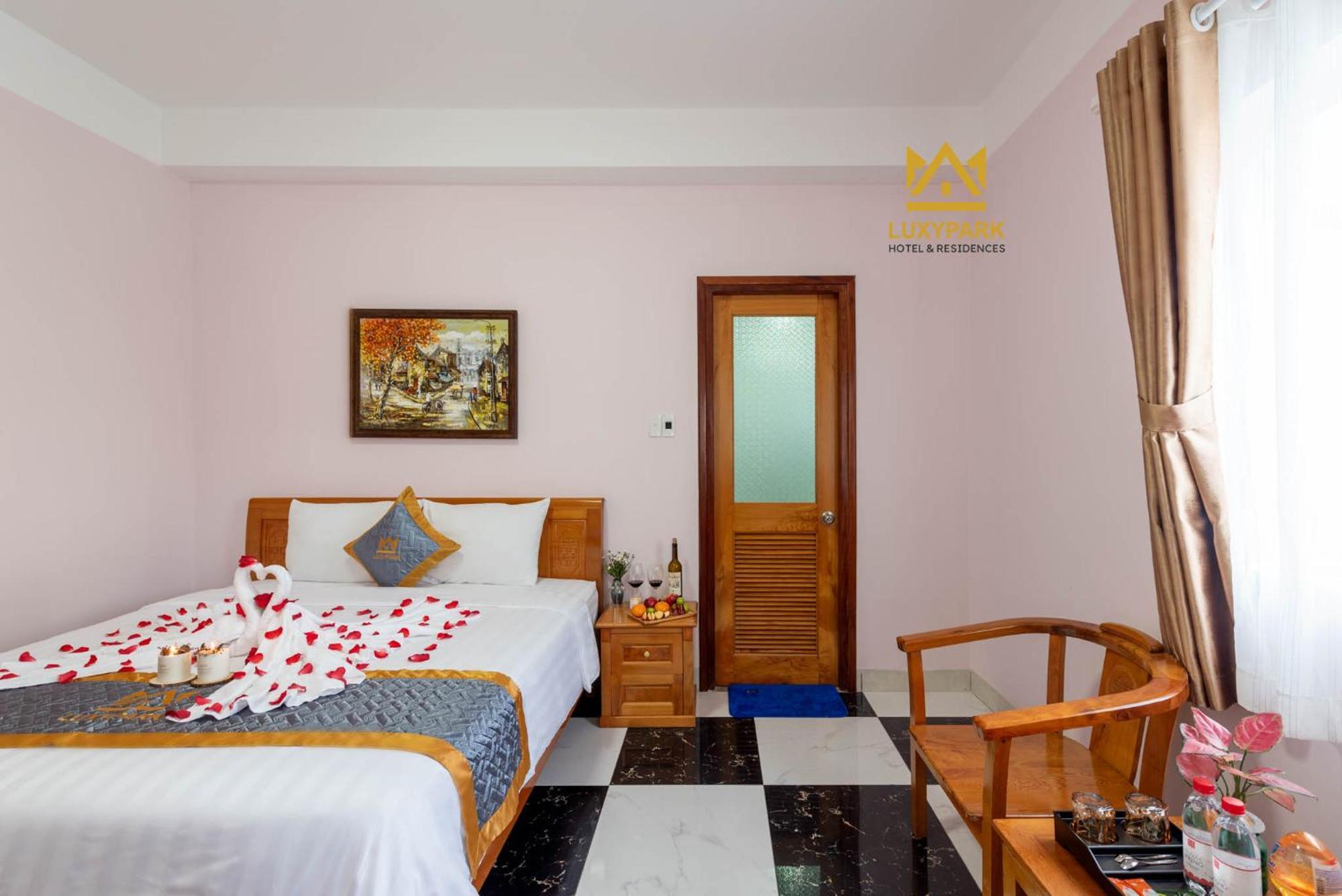 Luxy Park Hotel - Phu Quoc Centre 외부 사진